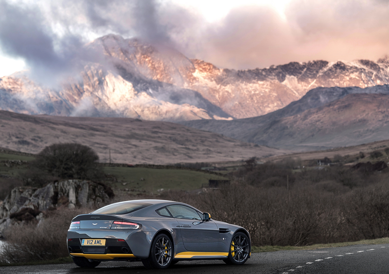 Aston Martin Vantage (2016-18) (12)