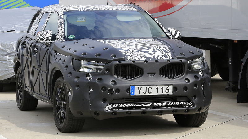 Volvo XC40, le foto spia 