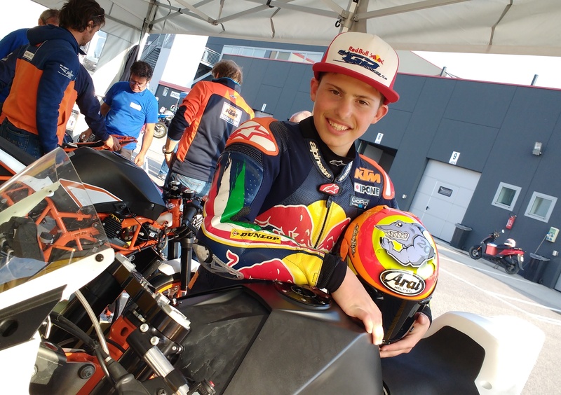 Omar Bonoli: talento italiano con KTM al CIV e alla Red Bull MotoGP Rookies Cup