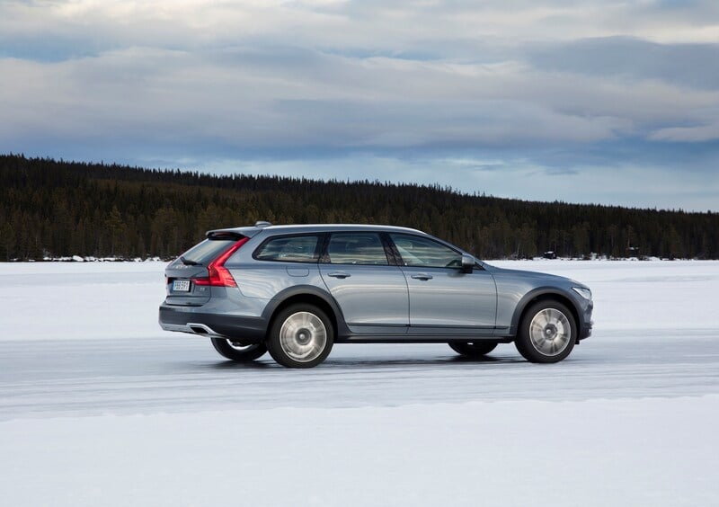 Volvo V90 Cross Country (2016-24) (15)