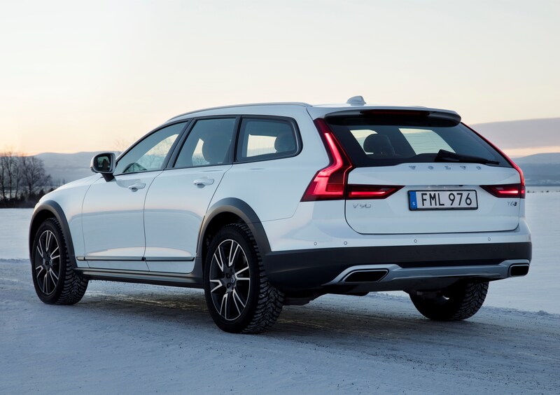 Volvo V90 Cross Country (2016-24) (16)