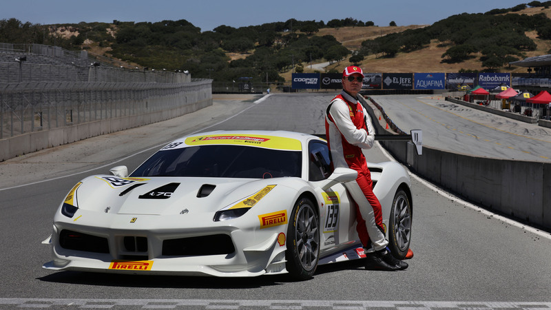 Michael Fassbender in pista nel Ferrari Challenge USA