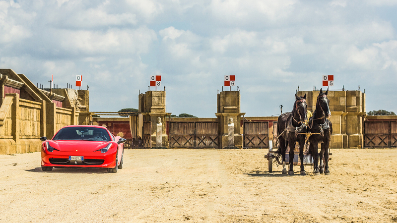 La sfida impossibile: Ferrari 458 Italia contro la biga di Ben Hur