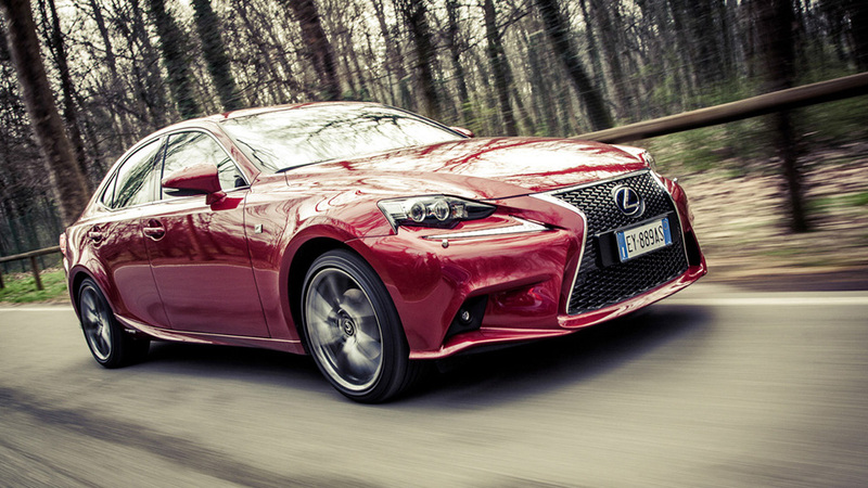 Lexus Is 300h [video]