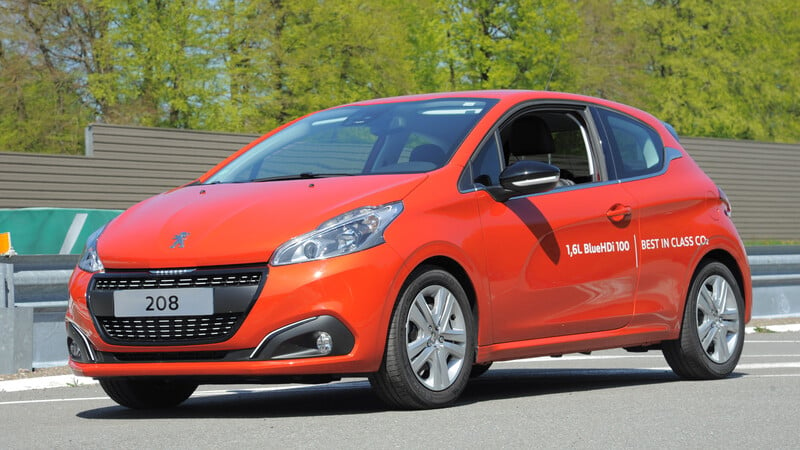 Peugeot 208 1.6 BlueHDi 100 S&amp;S, &egrave; record di consumi