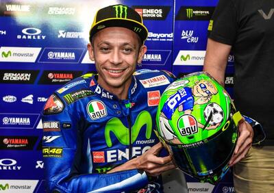 Il casco speciale di Rossi: C'è solo un capitano