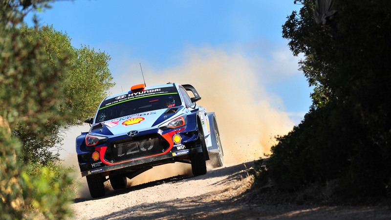 WRC17 Italia Sardegna. Tappa 1. Paddon (Hyundai) nel Valzer delle Sorprese