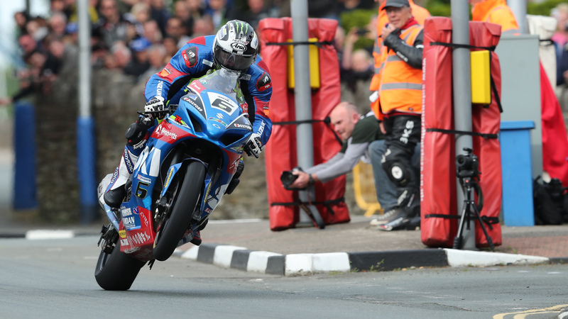 TT 2017, Dunlop vince la Senior