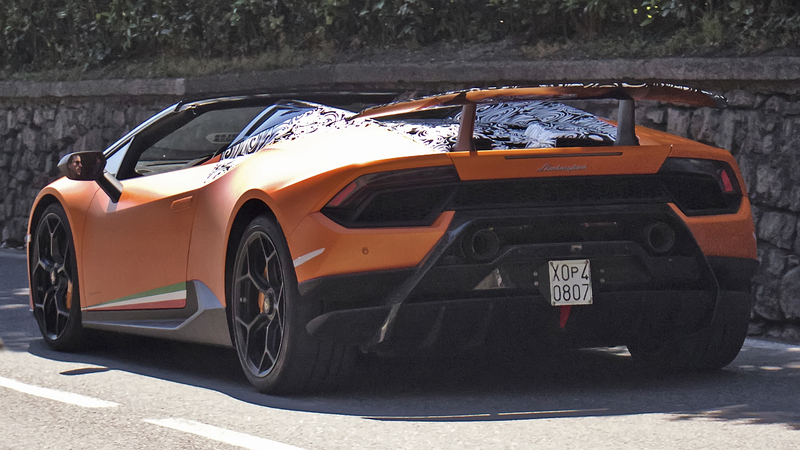 Lamborghini Huracan Performante Spyder, vento tra i capelli con 630 CV