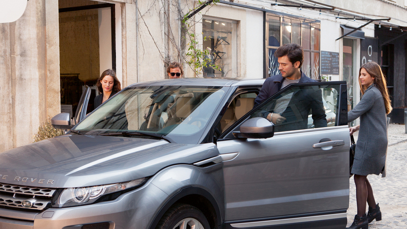 Auto di lusso, moderne, che vanno come il pane