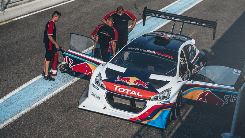 Sebastien Loeb si regala la &ldquo;sua&rdquo; Peugeot 208T16 Pikes Peak