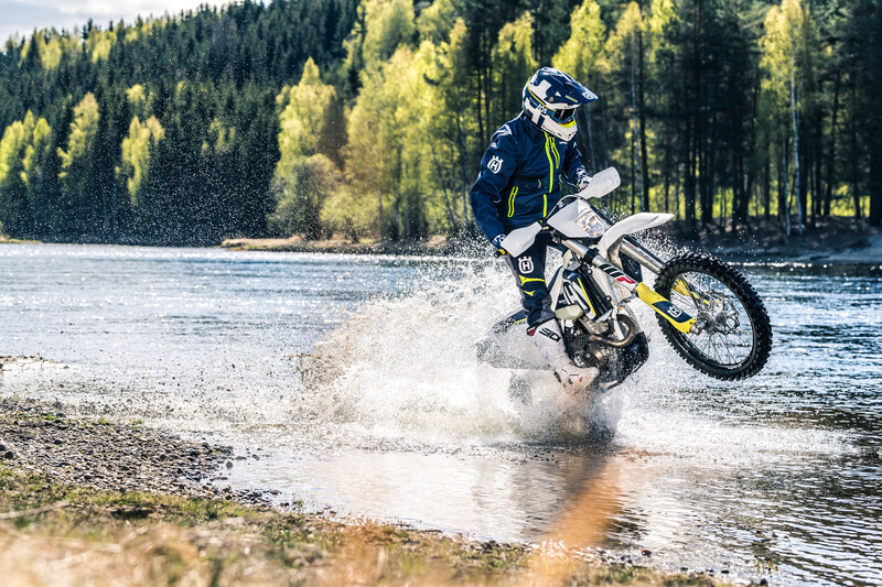 Husqvarna Enduro 2018. Arriva l&#039;iniezione sulle TE250i e TE300i a 2T