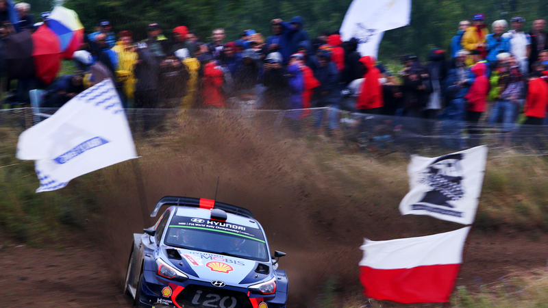 WRC17 Polonia, Day 1. Neuville (Hyundai) nella Tempesta