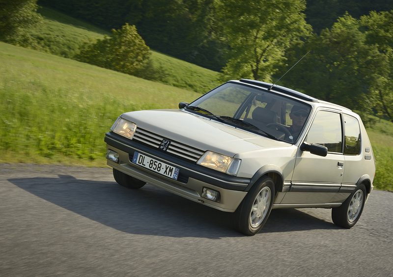 Peugeot 205 Gentry: il Leone torna a ruggire in Smoking