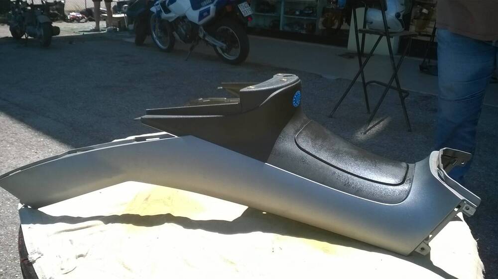 Piaggio MP3 Scocca Pedana (2)