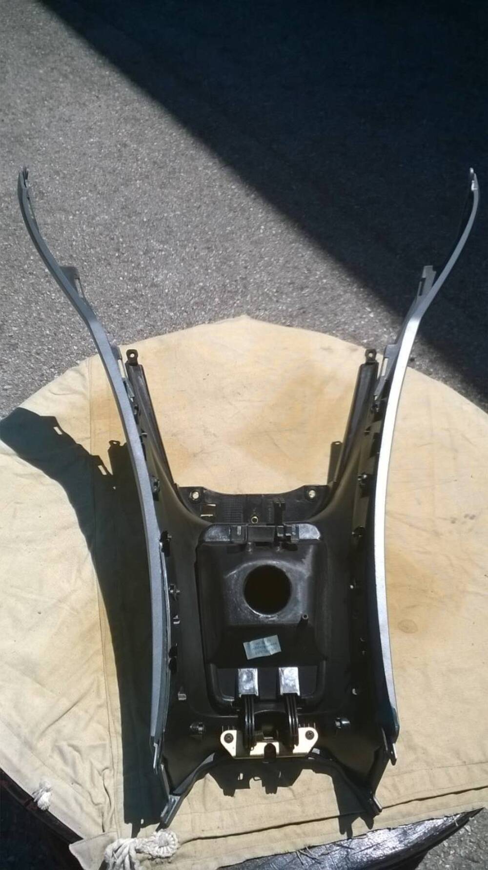 Piaggio MP3 Scocca Pedana (3)