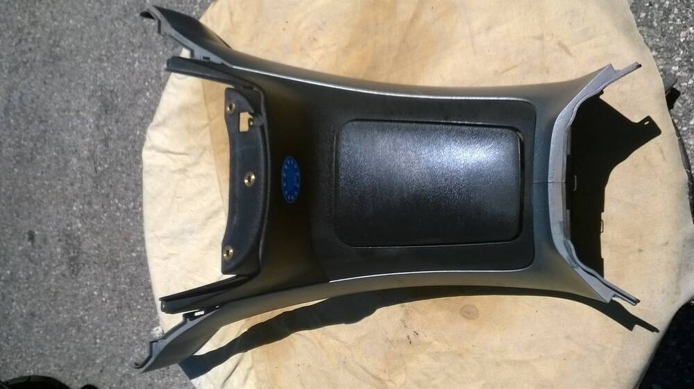 Piaggio MP3 Scocca Pedana (4)