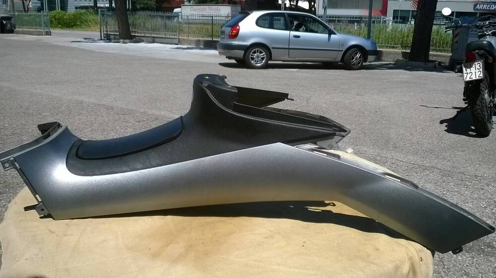 Piaggio MP3 Scocca Pedana
