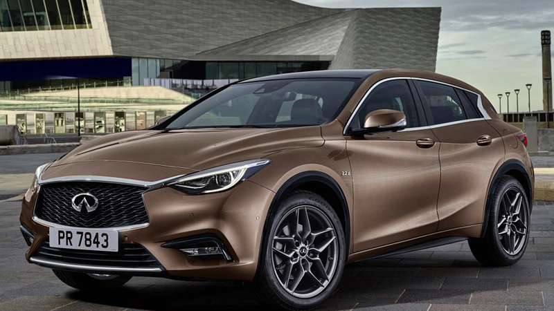 Infiniti Q30: ecco le prime immagini, debutter&agrave; a Francoforte