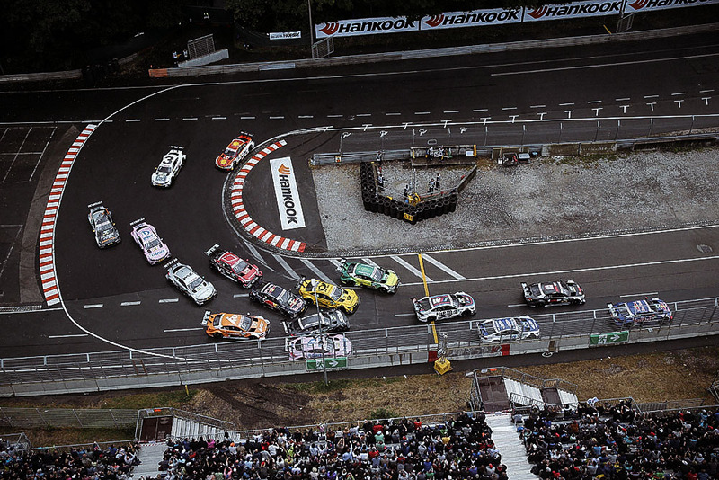 Le spettacolari auto del DTM in gara