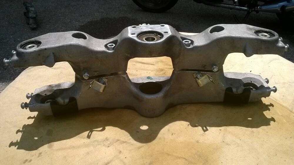 Piastra Sup Forcella MP3 Piaggio (12)