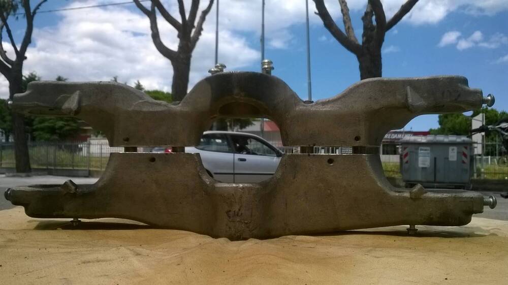 Piastra Inf Forcella MP3 Piaggio (15)