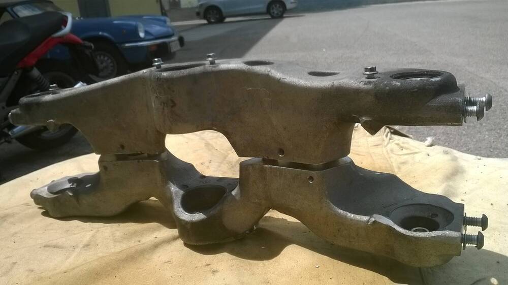 Piastra Inf Forcella MP3 Piaggio (13)