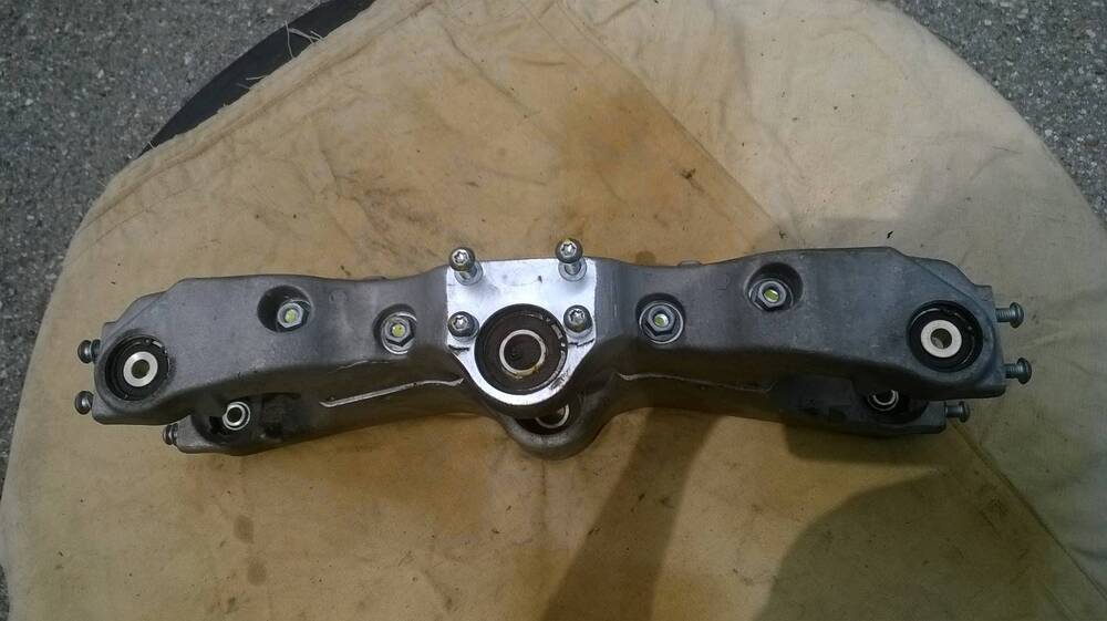 Piastra Inf Forcella MP3 Piaggio (16)