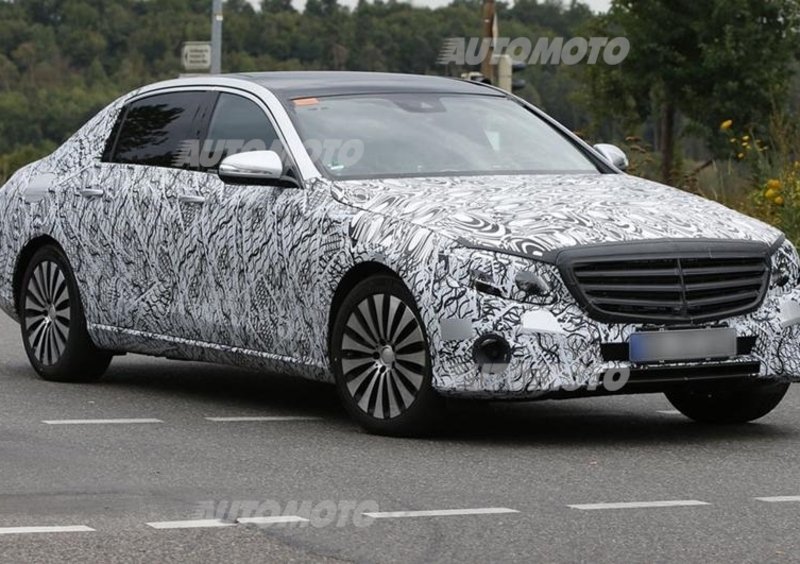 Colpo di scena! Ci sar&agrave; una Mercedes Classe E Maybach