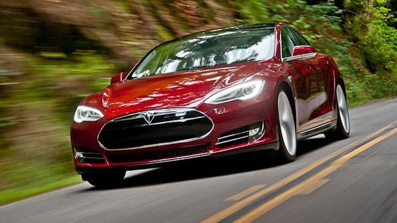 Tesla Model S, &egrave; record di autonomia con 728 km [VIDEO]