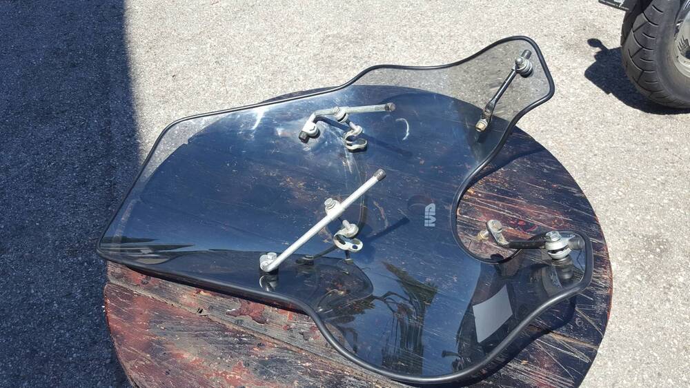 Parabrezza Givi universale (4)