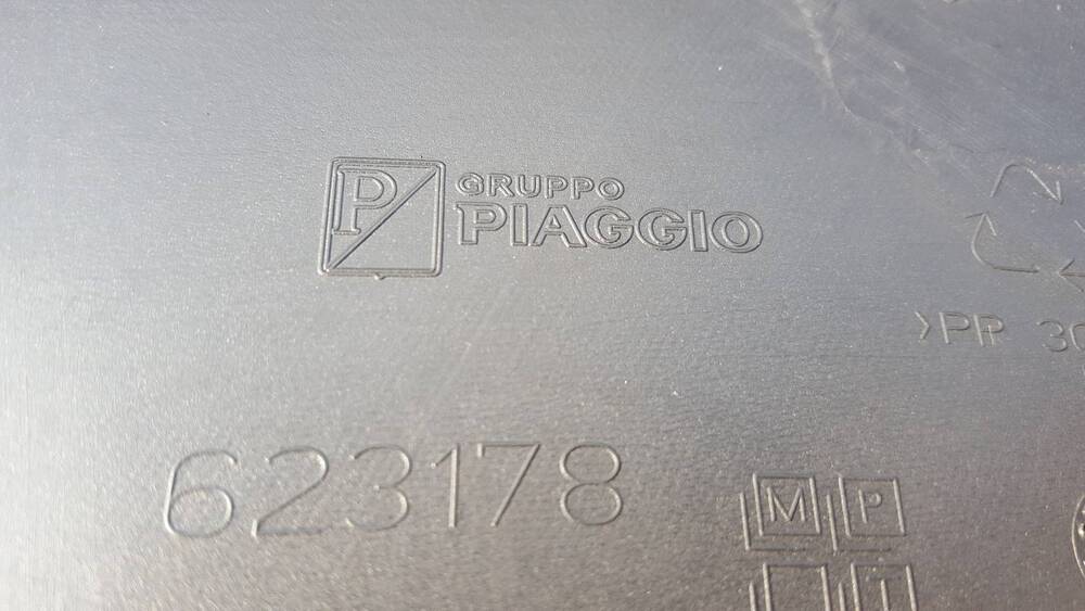 Coperchio Batteria MP3 Piaggio (4)