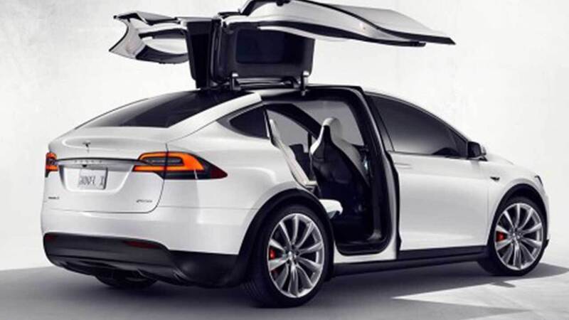 Tesla Model X, svelata la nuova crossover elettrica californiana