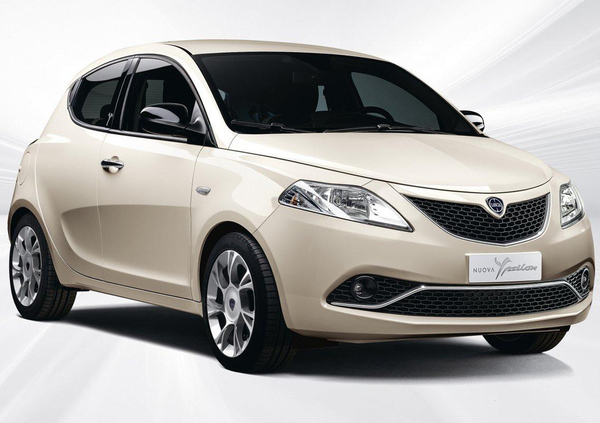 Lancia Ypsilon restyling: tante piccole novità e motori Euro 6