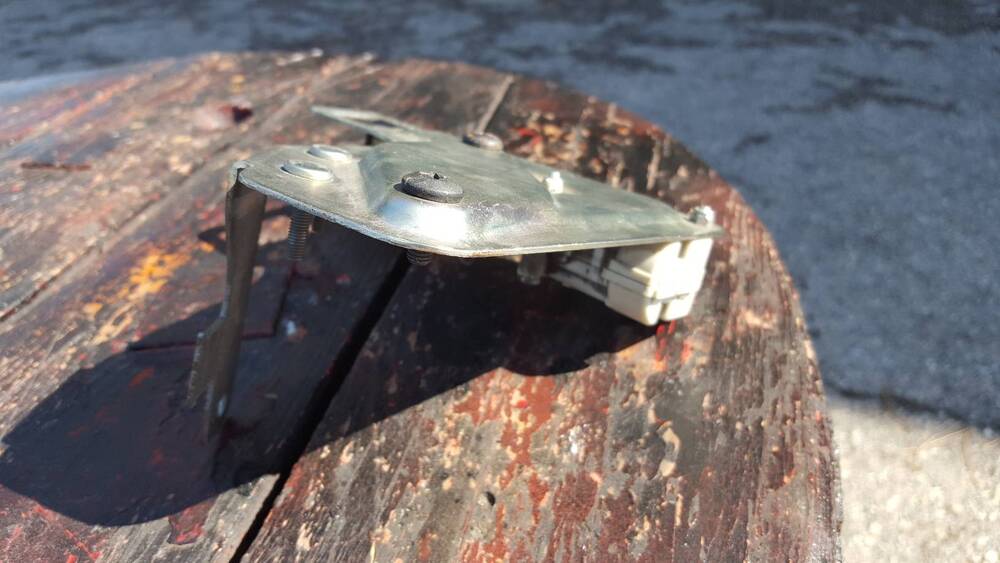 Serratura Sblocco MP3 250 Piaggio (2)