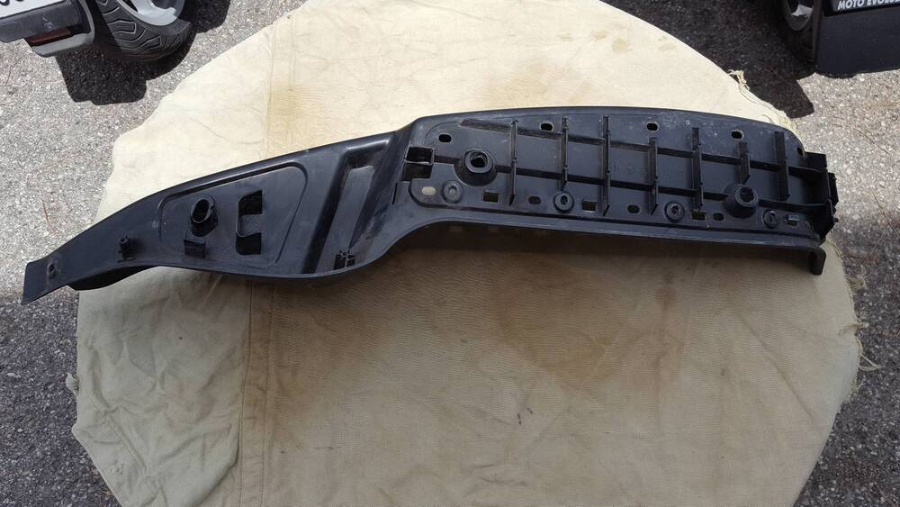 Scocca Pedana Sx MP3 Piaggio (4)