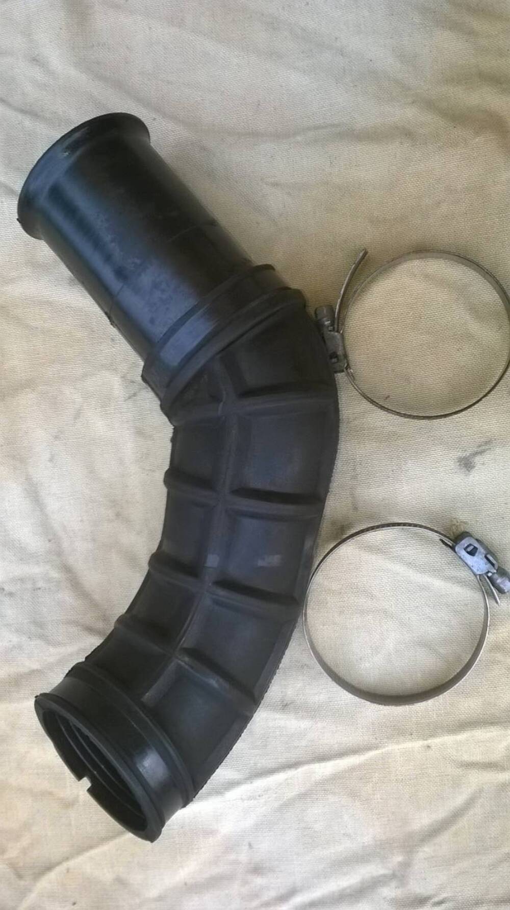 Tubo Filtro Aria MP3 Piaggio (4)