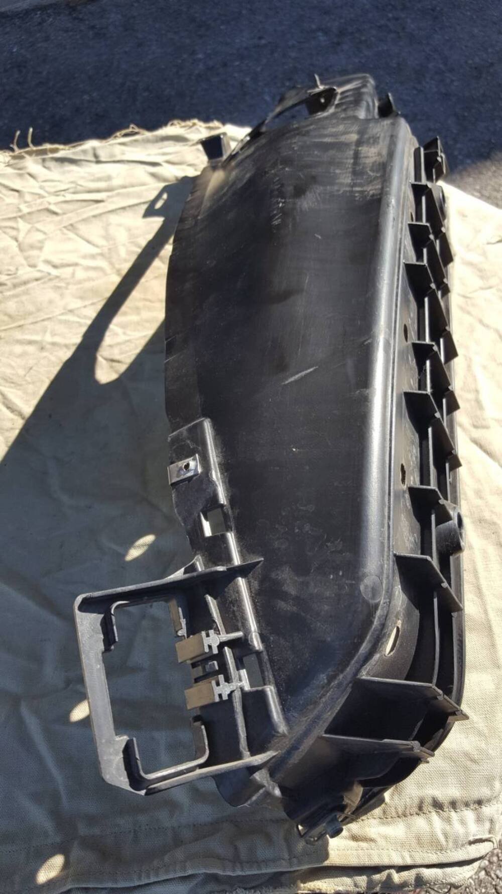 Scocca Sottopedana DX MP3 Piaggio (2)