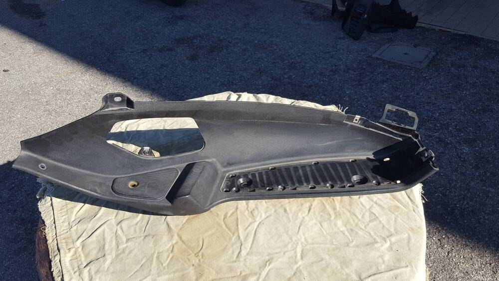 Scocca Sottopedana DX MP3 Piaggio