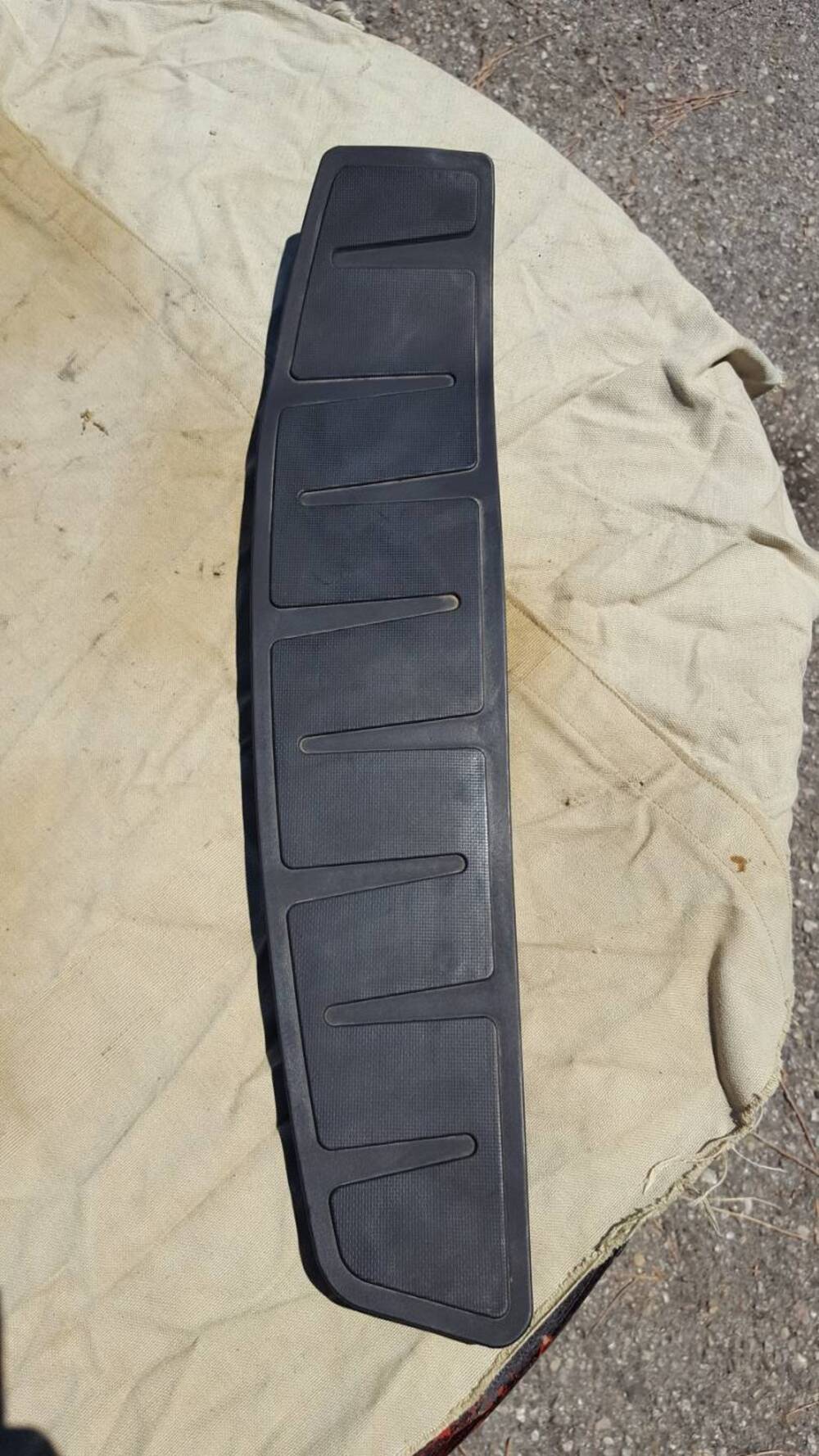 Predellino DX MP3 Piaggio (2)