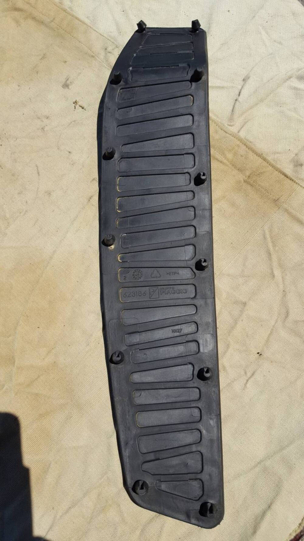 Predellino SX MP3 Piaggio (2)