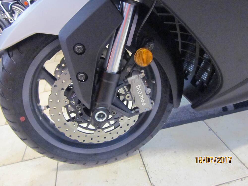 Kymco AK 550 ETS (2021 - 25) (10)