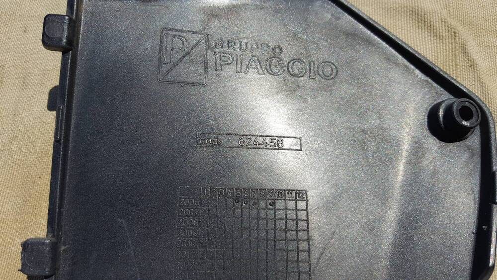 Copri Fusibili SX MP3 Piaggio (2)