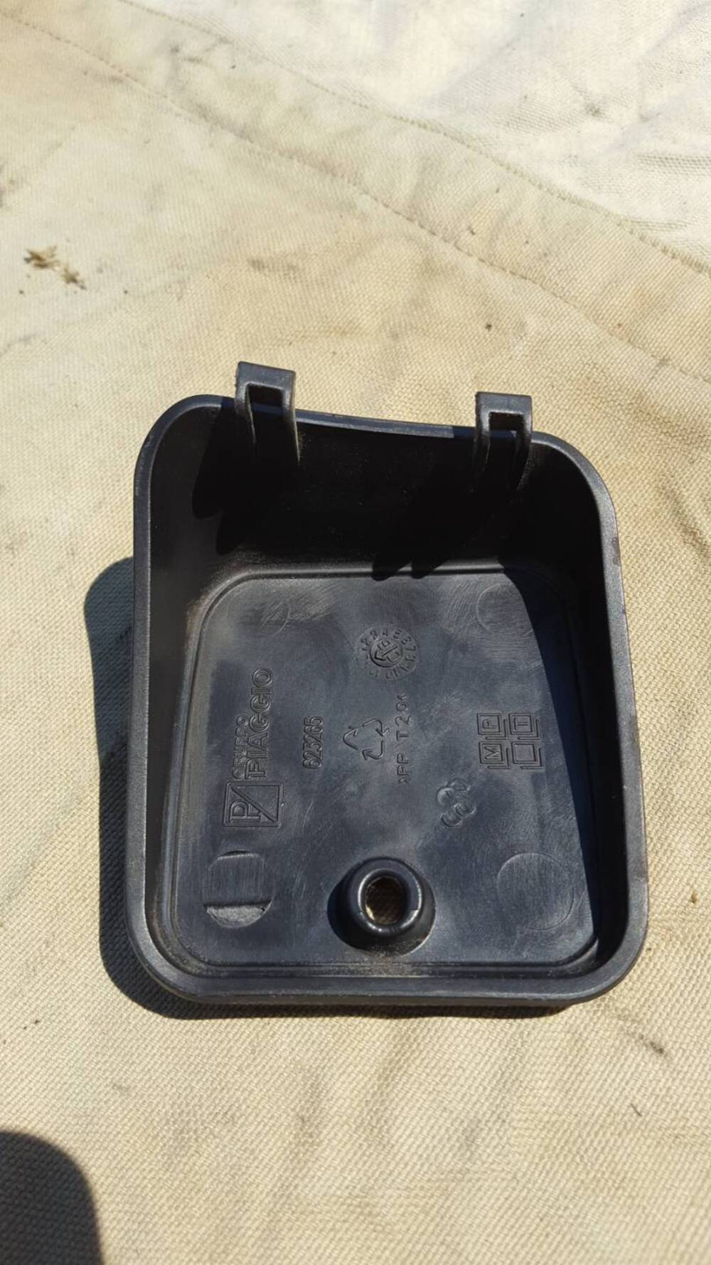 Coperchio Freno SX MP3 Piaggio (2)