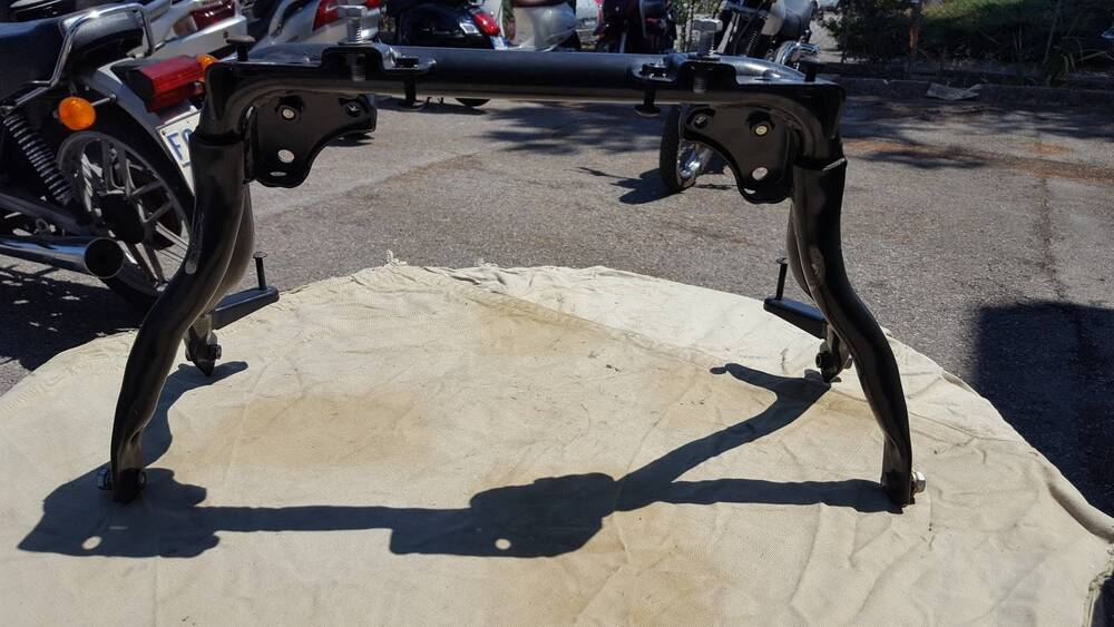 Staffa Supporto Telaietto Piaggio (5)