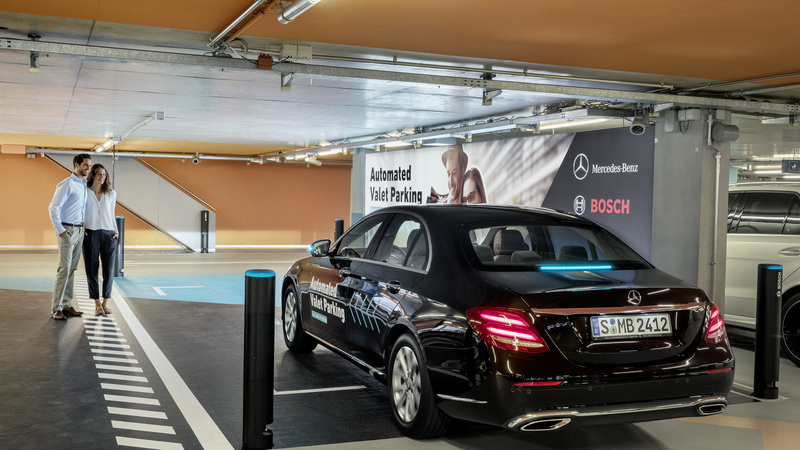 Mercedes, parcheggio autonomo al Museo di Stoccarda con Bosch