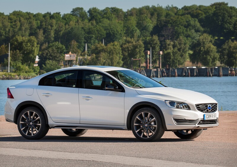 Volvo S60 Cross Country (2015-18) (13)