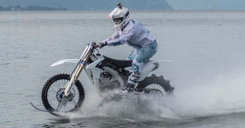 Traversata record sul lago. Con la moto