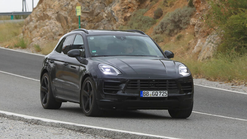 Porsche Macan restyling, le foto spia