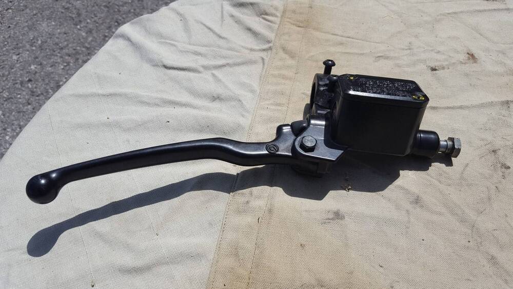 Leva e Pompa Freno MP3 Piaggio